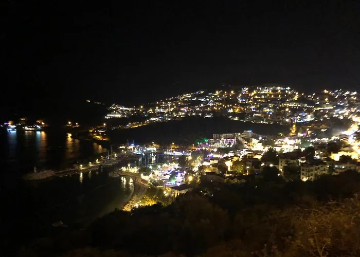 Stonehouse Aparts Dublex 3+1 Mit Meerblick Und Jakuzzi No:5 アパート